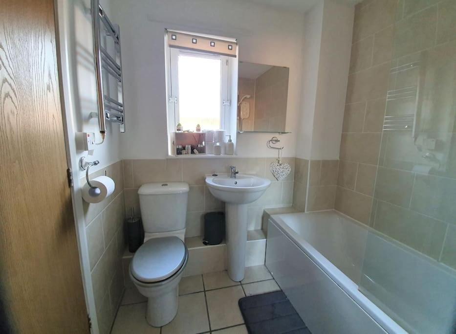 Modern One Bedroom Apt - City Centre & Freeparking Глазго Экстерьер фото